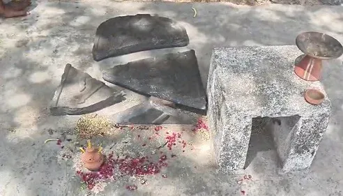 भीलवाड़ा में 100 वर्ष प्राचीन जुझारजी महाराज की मूर्ति खंडित, VHP-बजरंग दल का आक्रोश; पुलिस जांच शुरू