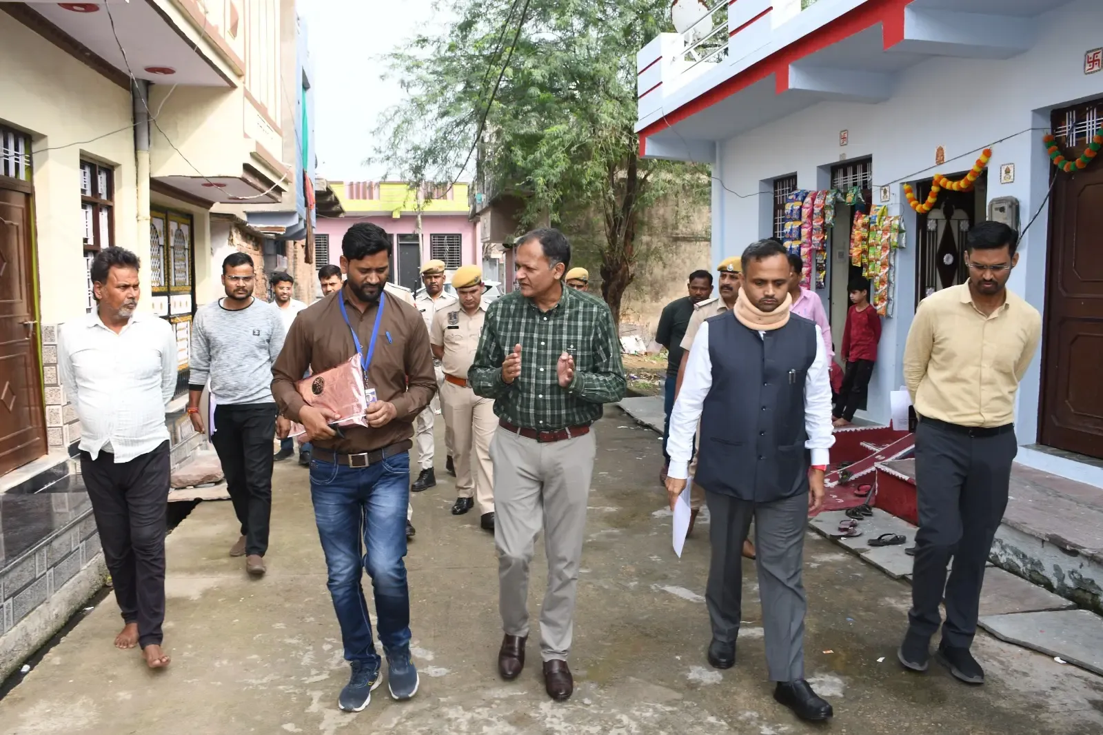 Which Districts Lead in Voter Count Form Distribution in Rajasthan?