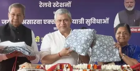What is the New Pilot Project for Sanganeri Print Blanket Covers Launched by the Union Railway Minister?
