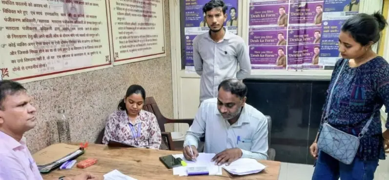 दिल्ली में SIR के तहत विशेष मतदाता पंजीकरण कैंप, कई जिलों में शिविर आयोजित