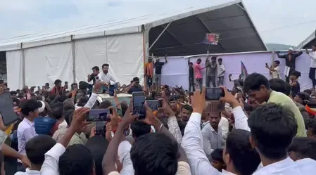 राजगीर में चिराग पासवान की रैली में समर्थकों की भीड़ हुई बेकाबू, वाहन क्षतिग्रस्त