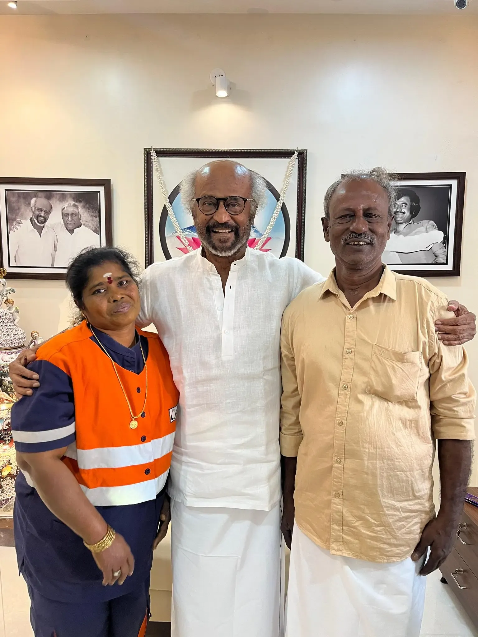 Did Rajinikanth Honor Sanitation Worker Padma with a Gold Chain?