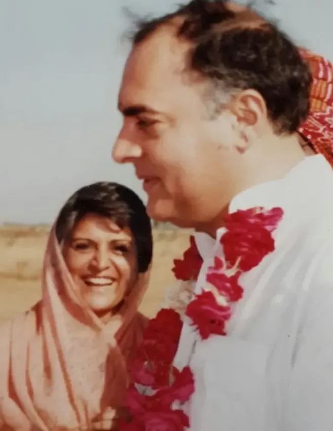 क्या राजीव गांधी की 81वीं जयंती पर बॉलीवुड एक्ट्रेस बीना काक ने श्रद्धांजलि दी?