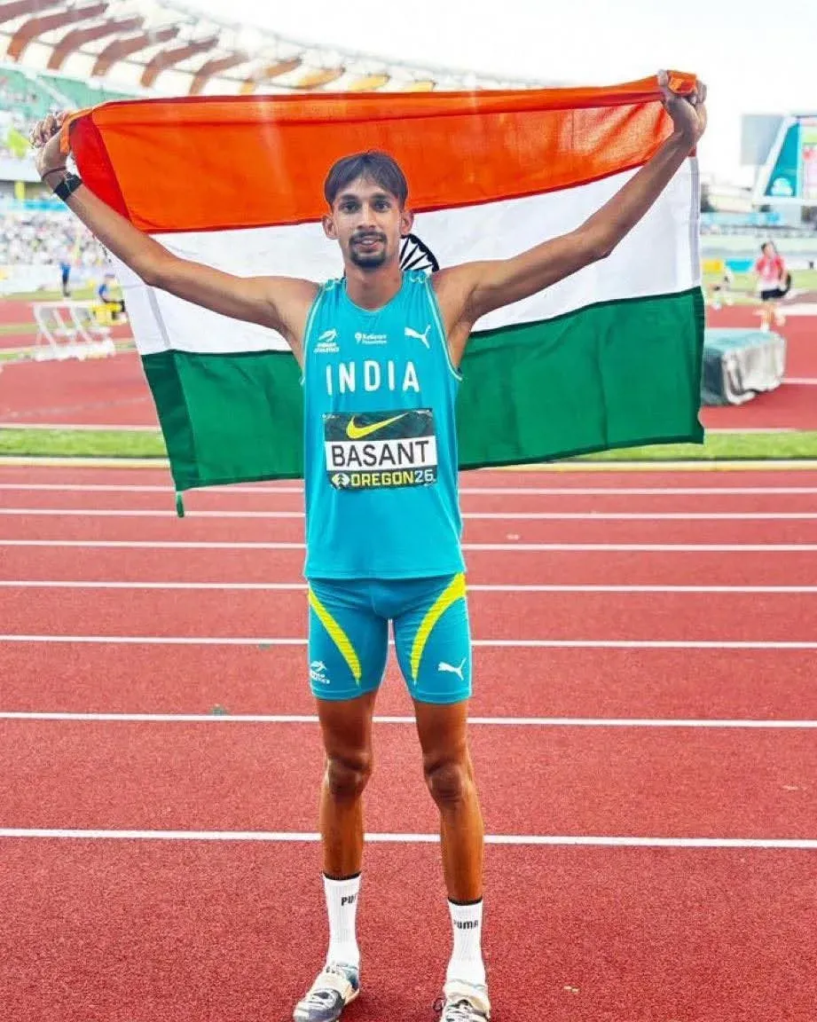 Rajnath Singh hails Basant, Shahnavaz for World Athletics medals