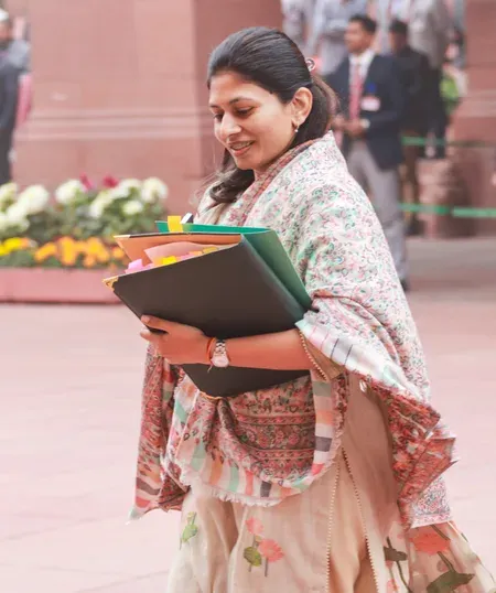 रक्षा खडसे ने मेघालय में खेल-युवा विकास की समीक्षा की, 900 एथलीट और 10,000 फुटबॉलर को सपोर्ट