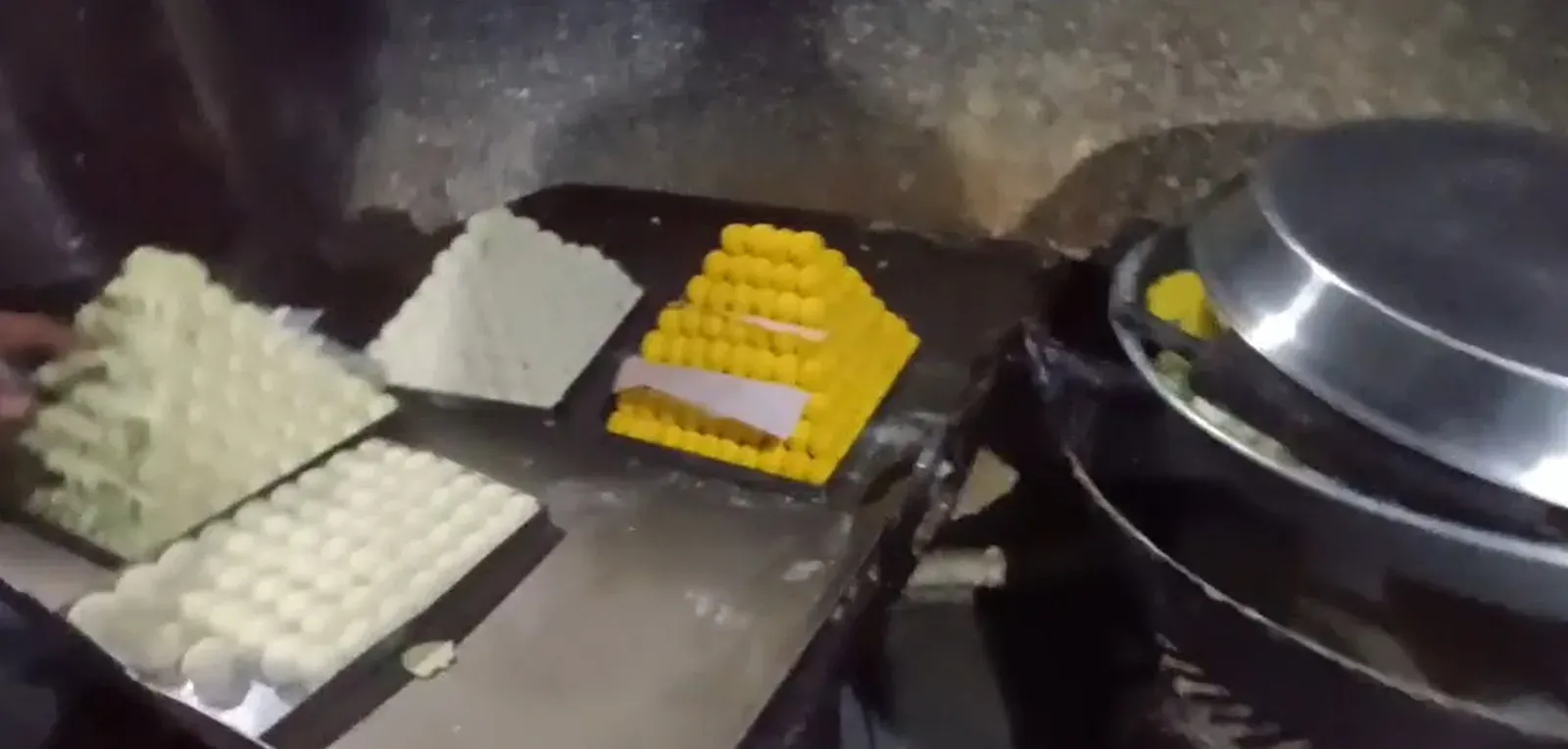 रक्षाबंधन से पहले देवास में सिंथेटिक मावा जब्त, खाद्य विभाग ने दो दुकानों पर की कार्रवाई