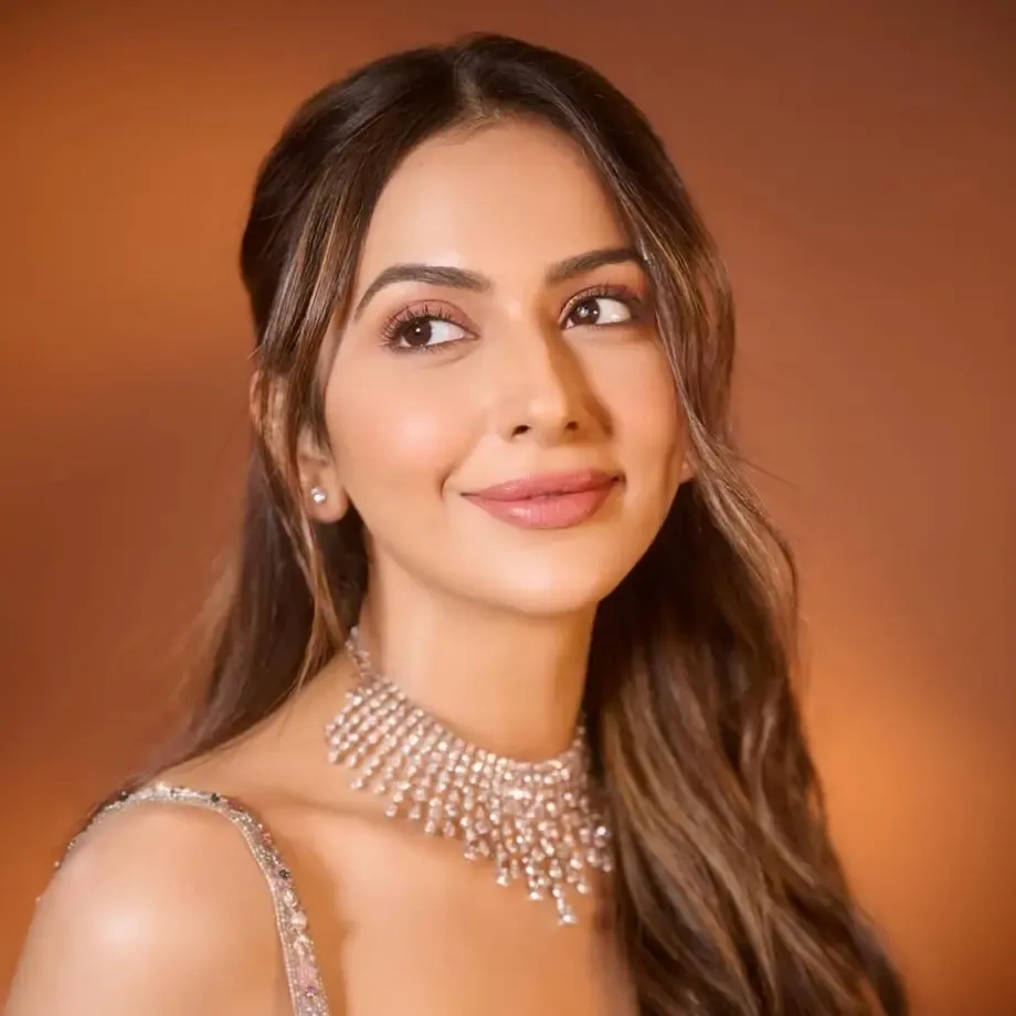 Rakul Preet Singh: The Joy of Holi Madness at Home