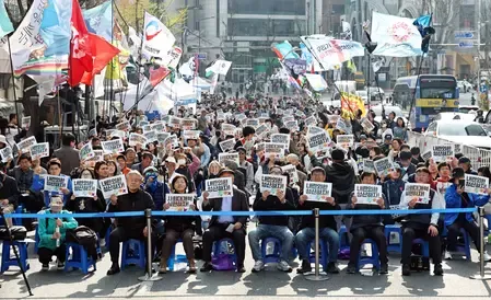 Seoul Rallies Mark 1st Anniversary of Yoon Suk Yeol's Ouster
