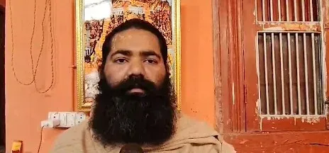 राम मंदिर चढ़ावा विवाद: महंत संजय दास को SIT पर भरोसा, अभिषेक दास ने हनुमान प्रतिमा गायब होने का मुद्दा उठाया