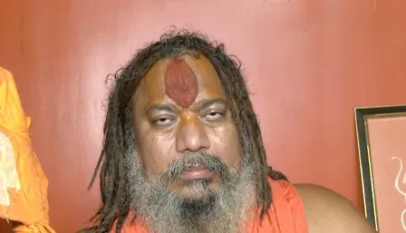 राम मंदिर चढ़ावा चोरी विवाद : परमहंस आचार्य ने कहा, 'दोषियों पर कार्रवाई हो, लेकिन निर्दोषों को न फंसाया जाए'