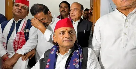 राम मंदिर दानपात्र विवाद: अखिलेश यादव बोले — 'आस्था से खिलवाड़ नाकाबिले माफी'