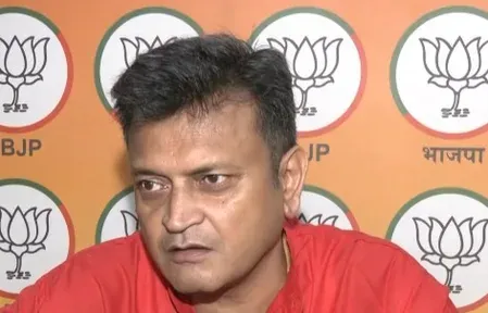 'राम मंदिर मुद्दे पर घड़ियाली आंसू बहा रहीं सपा-कांग्रेस', अजय आलोक ने सीएम योगी के बयान का किया समर्थन 