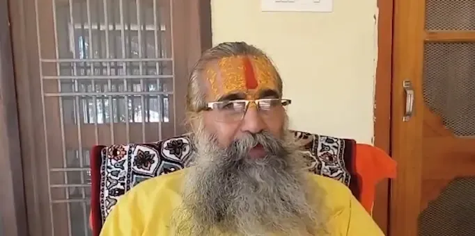 राम मंदिर ट्रस्ट के फैसले सर्वमान्य, केसरिया वस्त्र सभी सेवकों के लिए अनिवार्य: दिनेन्द्र दास