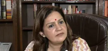राम मंदिर ट्रस्ट विवाद पर प्रियंका चतुर्वेदी का भाजपा पर हमला, उमर अब्दुल्ला के आरोपों को बताया सच