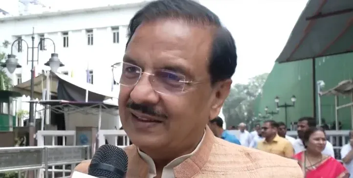 रामनाथ कोविंद की आत्मकथा 'ट्रायम्फ ऑफ द इंडियन रिपब्लिक' का विमोचन, PM मोदी बोले — 'उनका स्नेह मेरी बड़ी पूंजी'