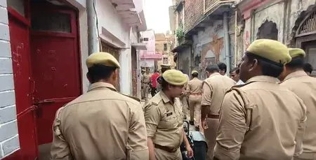 Ram Mandir embezzlement: Jewellery, documents seized from Tinnu Yadav's house