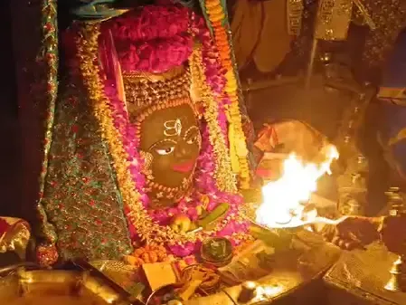 रमा एकादशी पर भांग से हुआ बाबा महाकाल का दिव्य श्रृंगार, दर्शन के लिए लगा भक्तों का तांता