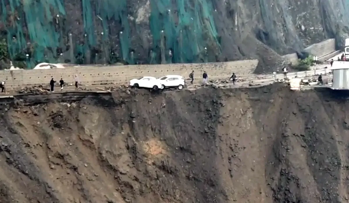 Ramban Flash Flood: Jammu-Srinagar Highway Remains Closed for Third Day