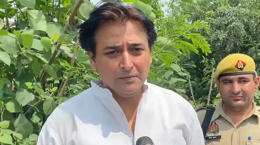 क्या रामभद्राचार्य को धर्म गुरुओं को जोड़ने की बात नहीं करनी चाहिए?