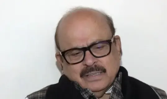 क्या रामलीला मैदान में लगे नारों के पीछे कांग्रेस सांसद का सही तर्क है?