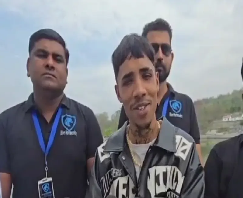 रामनगर में 'वन आई रैपर' विवेक ने अपने रैप से किया जलवा, सुनाई संघर्ष की प्रेरक कहानी