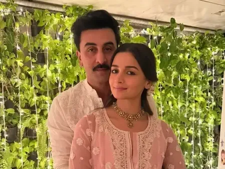 Ranbir Kapoor's Playful Request for Alia Bhatt's Birthday Cake at the Airport