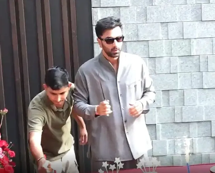 Ranbir Kapoor turns 44: cake, paparazzi, and a Love & War dinner