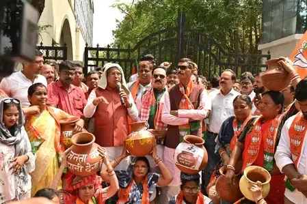 रांची : बिजली-पानी संकट के खिलाफ भाजपा का हल्ला बोल, राजधानी की सड़कों पर उतरे नेता-कार्यकर्ता