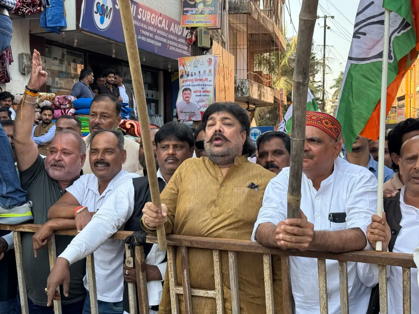 खरगे की कथित टिप्पणी पर रांची में BJP का विरोध प्रदर्शन, मरांडी ने मांगी माफी
