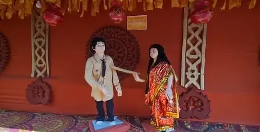 What Captivates the Crowd at Ranchi's Politically-Themed Durga Puja Pandal?