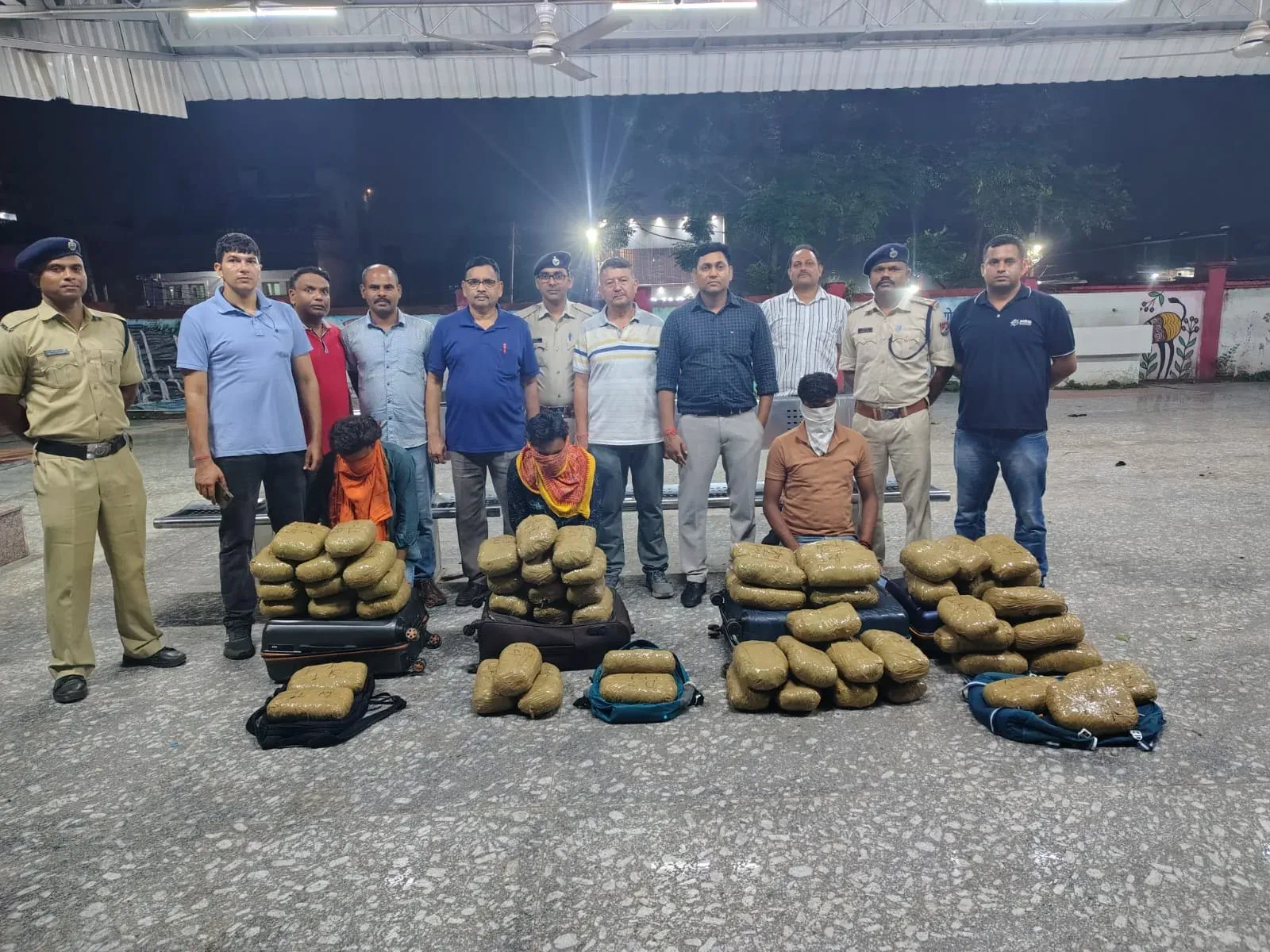 रांची रेलवे स्टेशन पर RPF का बड़ा एक्शन: 61 किलो गांजा जब्त, बिहार के 3 तस्कर गिरफ्तार