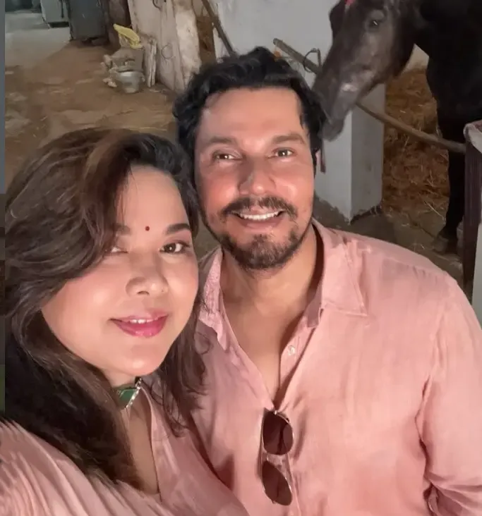 Randeep Hooda & Lin Laishram's first Dussehra with daughter Nyomica