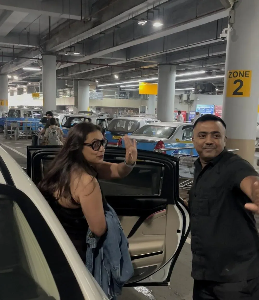 Rani Mukerji confronts paparazzi over secret photo of daughter Adira at Mumbai airport