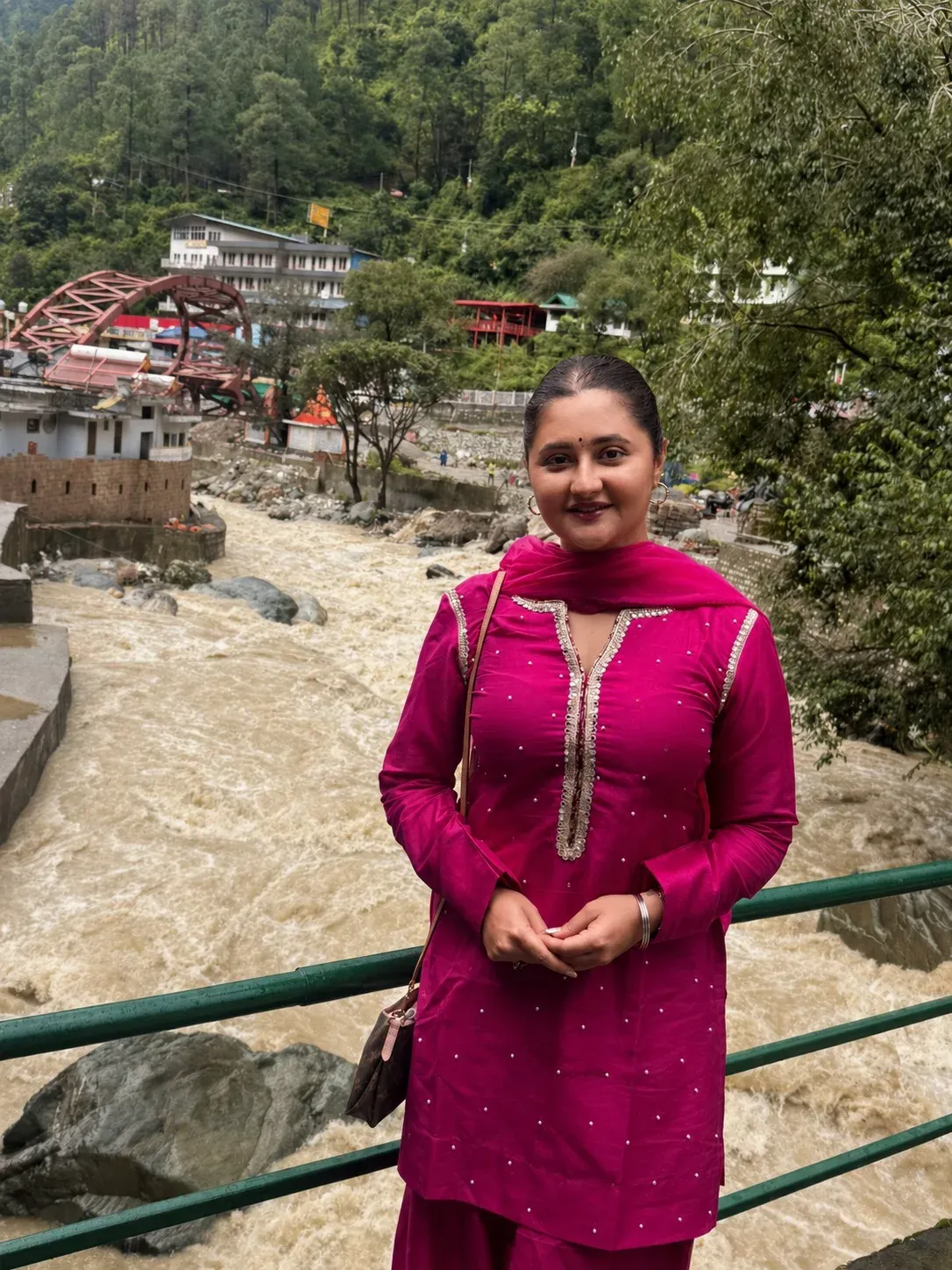 Rashami Desai visits Neem Karoli Baba ahead of 'Sayonee' premiere on Star Plus