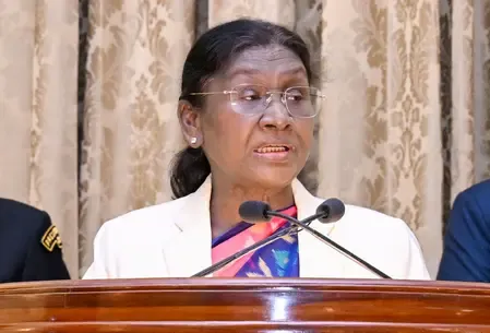 क्या राष्ट्रपति द्रौपदी मुर्मू रविवार को कारवार के कडंबा नौसैनिक अड्डे का दौरा करेंगी?