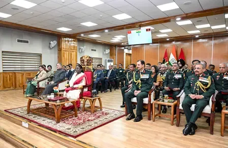 राष्ट्रपति द्रौपदी मुर्मु ने शिमला में सेना प्रशिक्षण कमान मुख्यालय का दौरा किया, ड्रोन व डिजिटलीकरण पर जोर