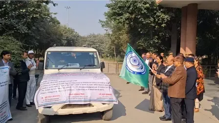 क्या राष्ट्रीय लोक अदालत के प्रचार अभियान को मिली रफ्तार? जिला जज ने वाहनों को दिखाई हरी झंडी