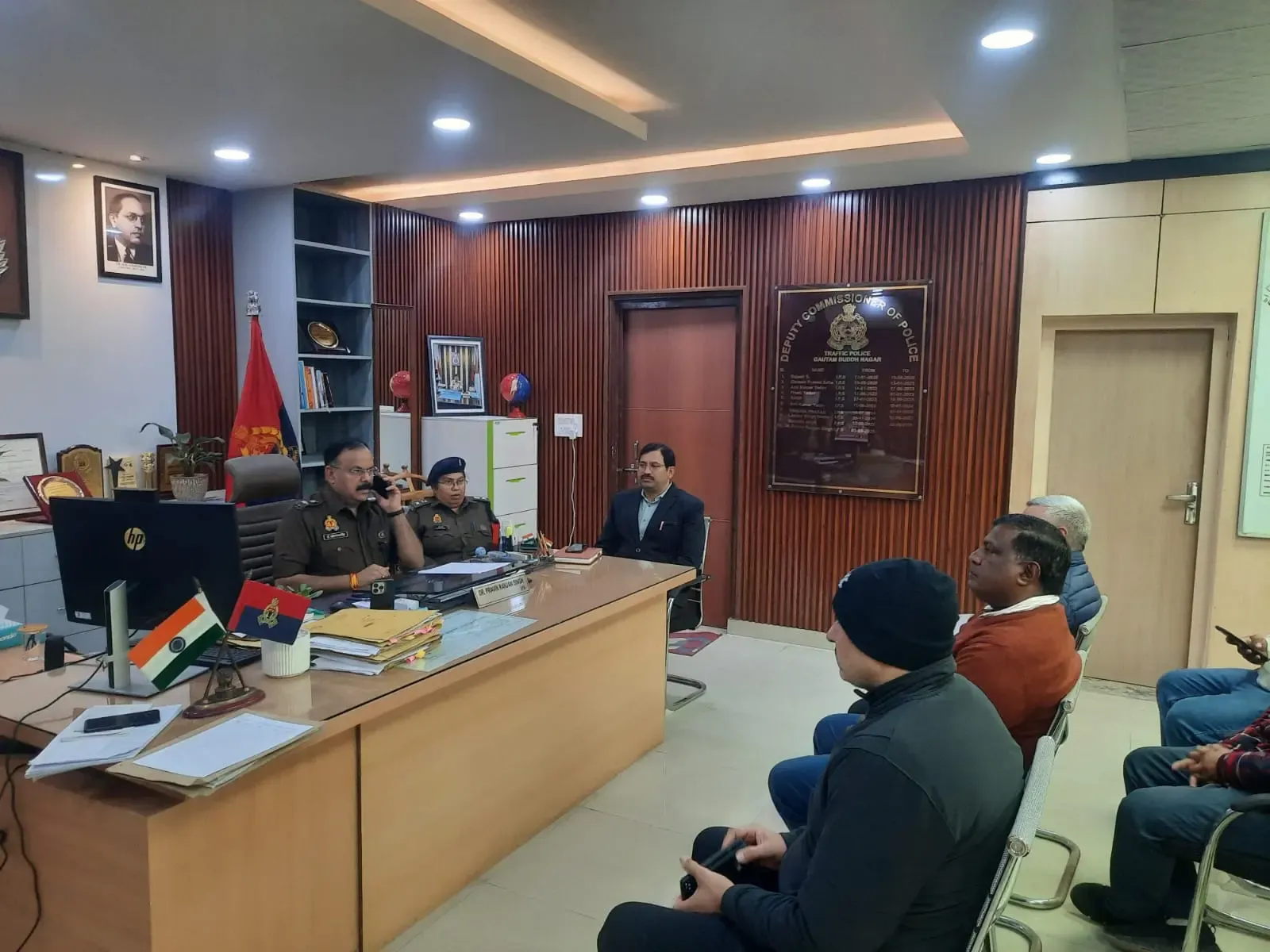 क्या गौतमबुद्ध नगर में स्लीपर बस संचालकों के साथ गोष्ठी आयोजित की गई?