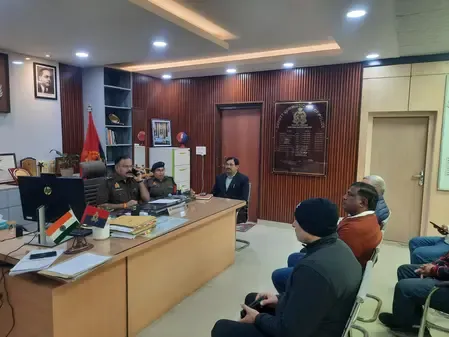 क्या गौतमबुद्ध नगर में स्लीपर बस संचालकों के साथ गोष्ठी आयोजित की गई?