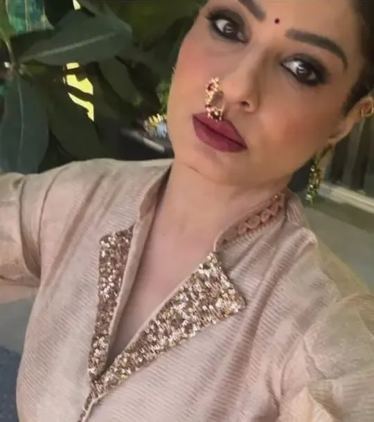 Did Raveena Tandon Celebrate Ganesh Chaturthi with a Special Guest?