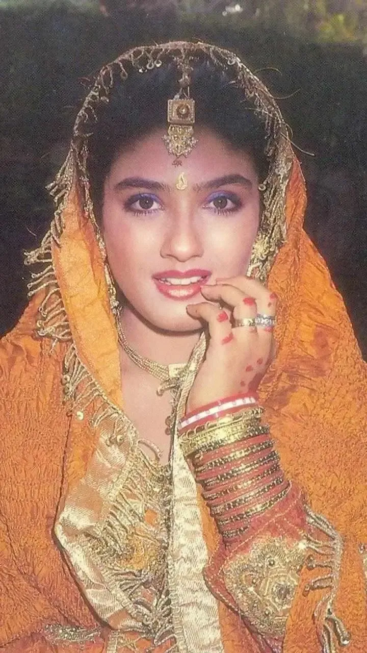 Raveena Tandon reveals how a prank united her and Karisma on 'Andaz Apna Apna' set
