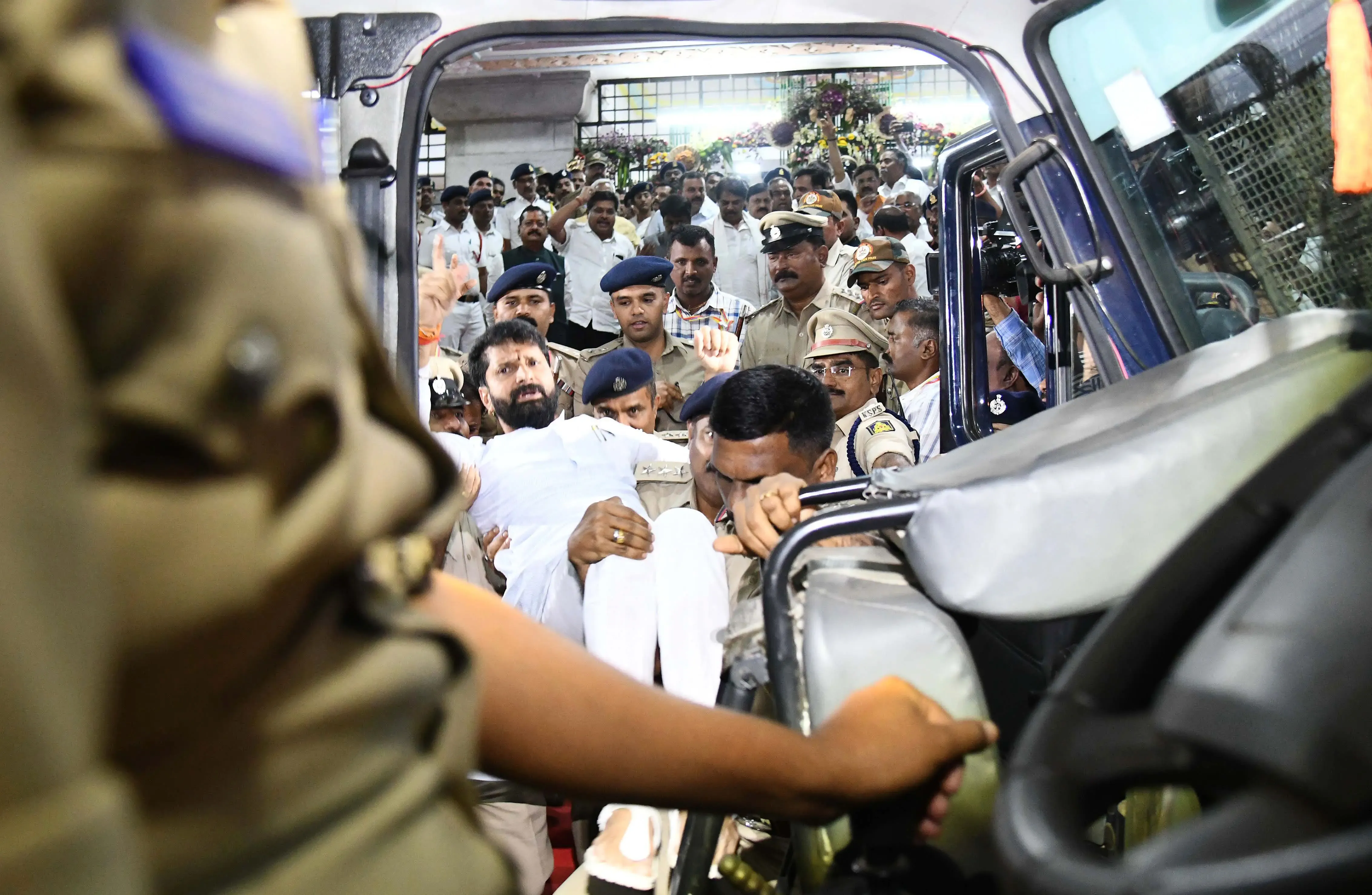 BJP's Karnataka Unit Condemns Police Treatment of MLC Ravi as 'Terrorist'