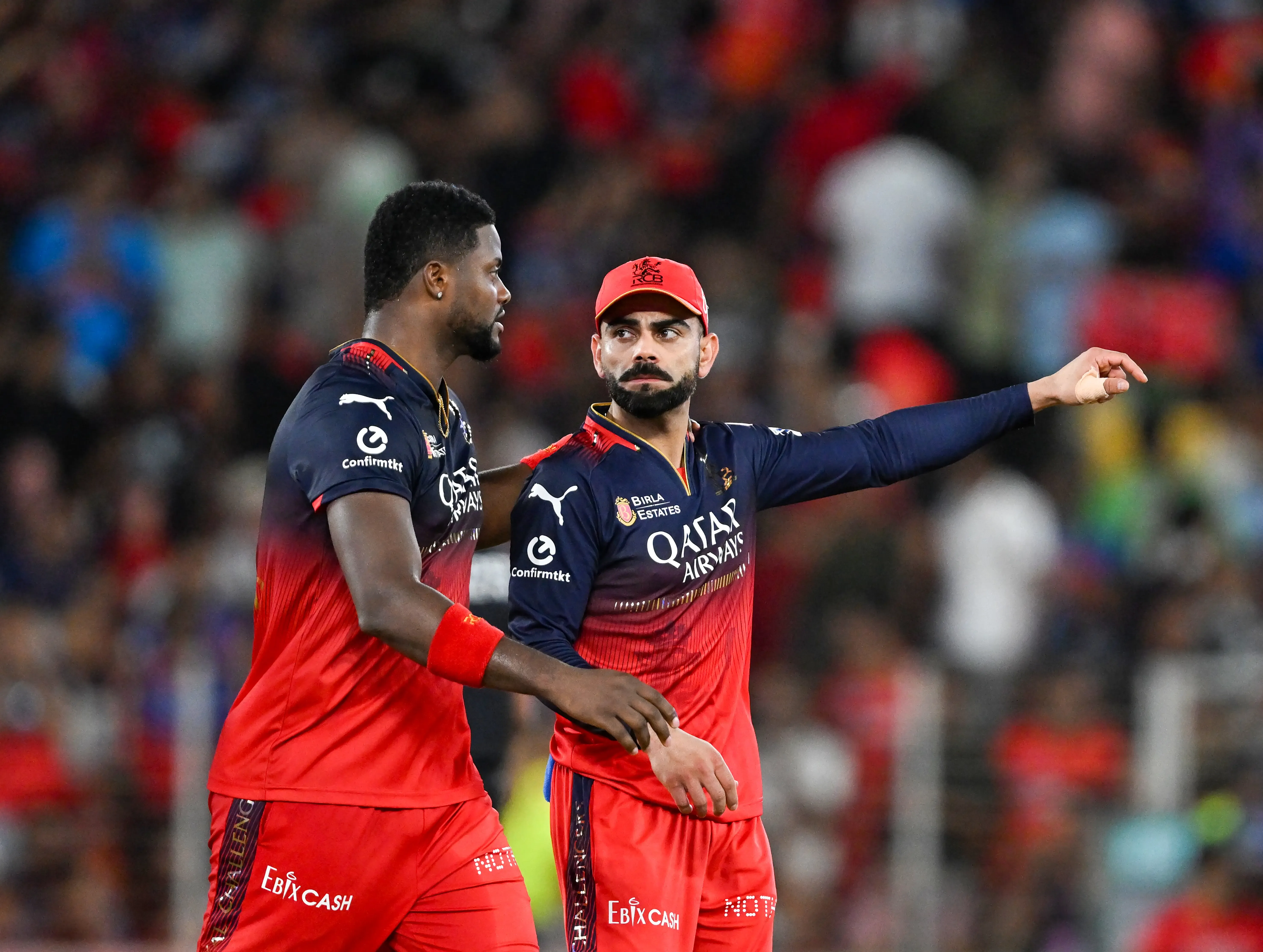 आरसीबी और एसआरएच का ऐतिहासिक मुकाबला: 549 रन, 38 छक्के और 43 चौके