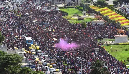 आरसीबी ने भगदड़ में जान गंवाने वालों के लिए 25 लाख रुपए मदद की घोषणा की 