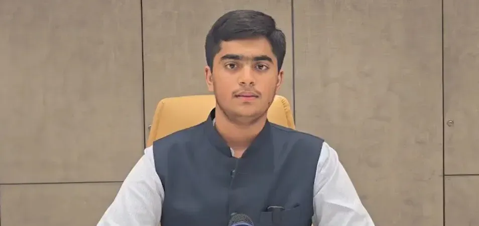 सीबीएसई 12वीं री-इवैल्यूएशन में अहमदाबाद के कृष दानी ने 499/500 अंक से रचा इतिहास, बने ऑल इंडिया टॉपर
