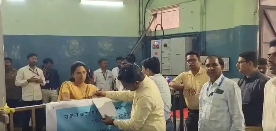 Rebels and factional splits threaten Mahayuti, MVA in Maharashtra Council polls