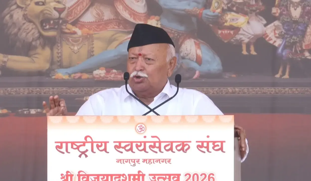 RSS शताब्दी विजयादशमी: भागवत बोले — रिजीम चेंज से हालात नहीं बदलते, भारत को एकजुट रहना होगा