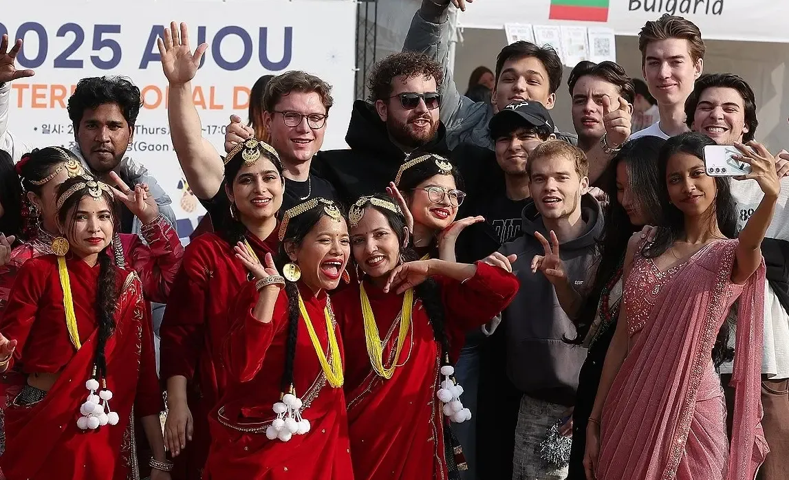 Is the number of registered foreigners in South Korea really over 1.6 million as of November?