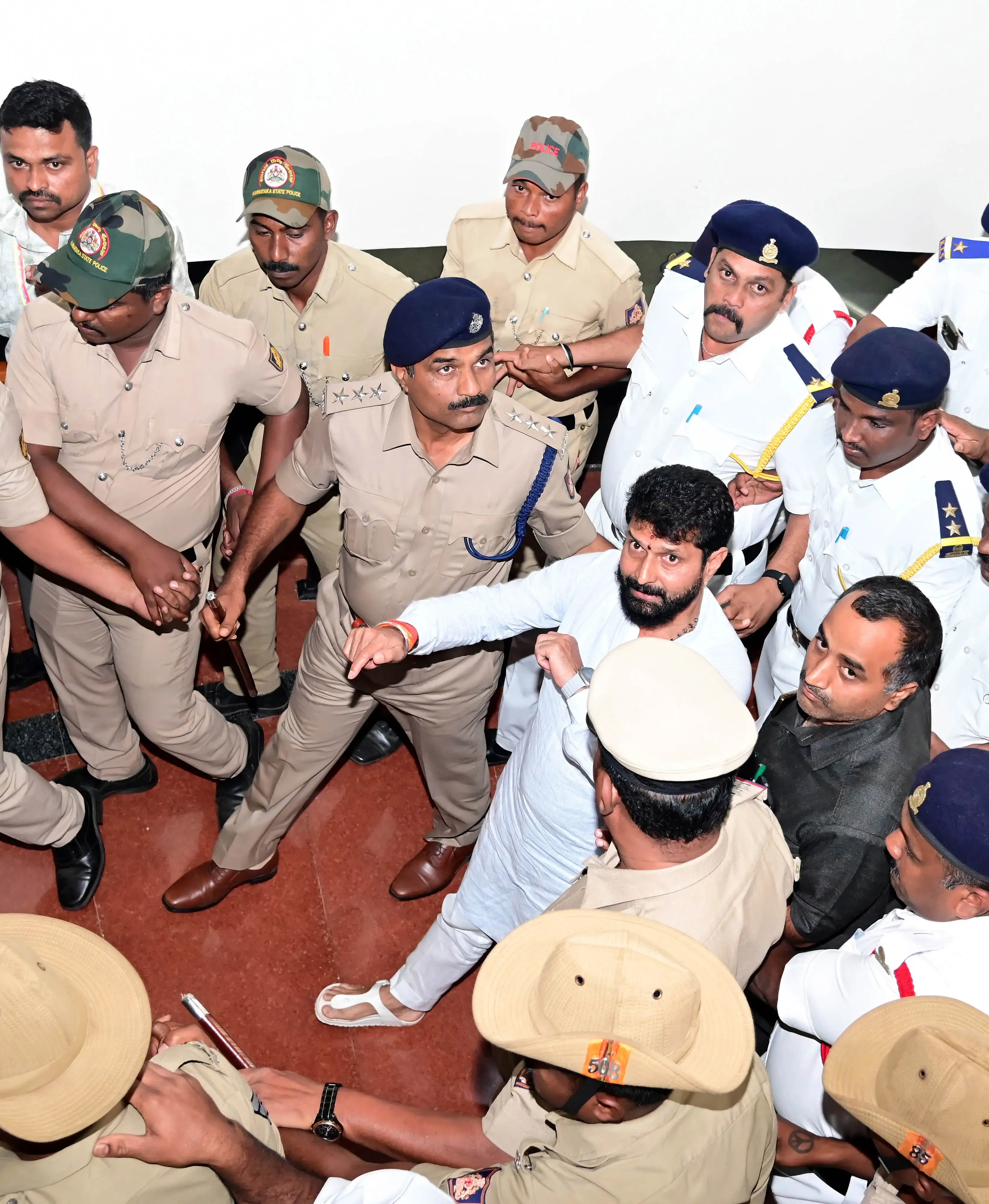 Transfer of BJP MLC Ravi's Case to Bengaluru's Special Court Following Remarks on Female Minister