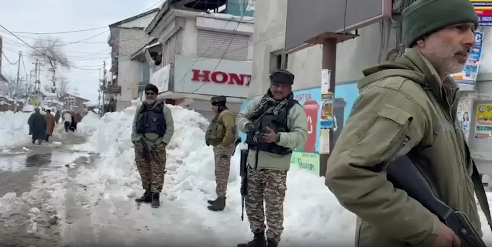 क्या जम्मू-कश्मीर में गणतंत्र दिवस समारोह से पहले सुरक्षा व्यवस्था और अधिक कड़ी की गई है?